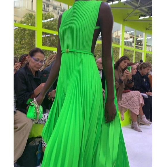 Valentino Garavani Runway pleated caped gown Size 38IT, S/XS US NEW - Picture 9 of 16